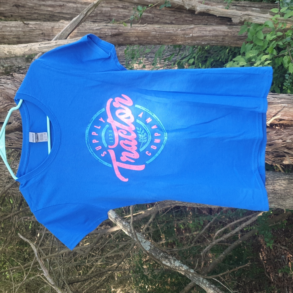 Tractor Supply Blue & Pink Size Small T-shirt
